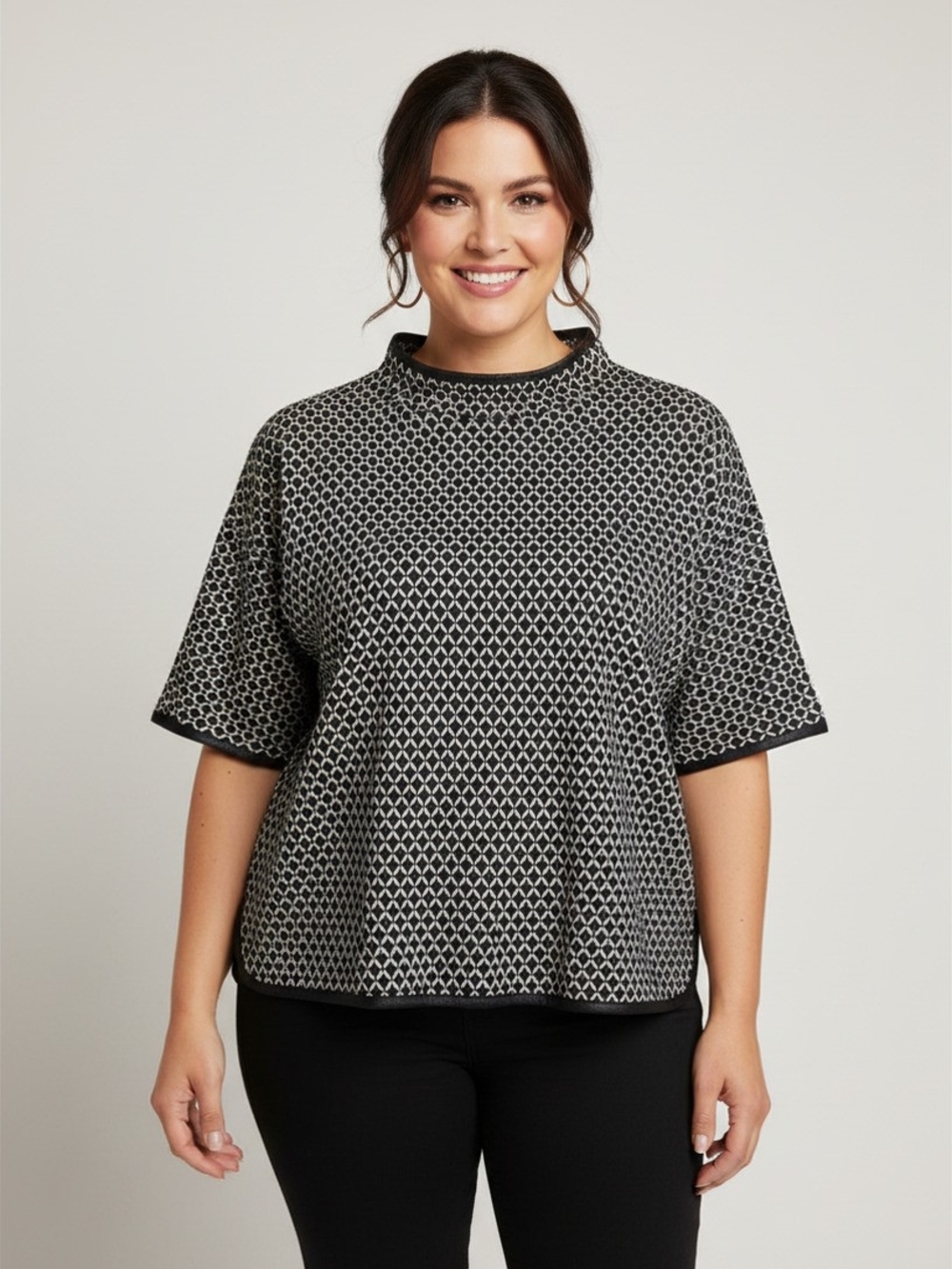 Max Studio Black & White Geometric Crewneck Sweater